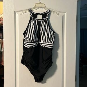 Extremely flattering pattern size 18 bathing suit from Amazon